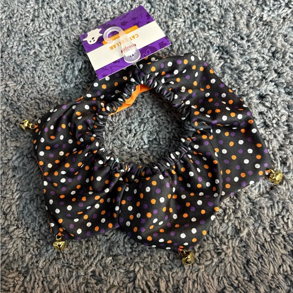 NWT polka dotted Halloween themed cat collar with bells